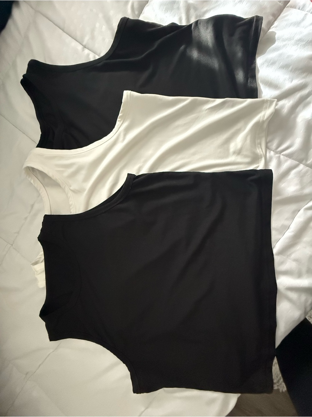 Classic Women's Sleeveless Tank Tops - Black & White